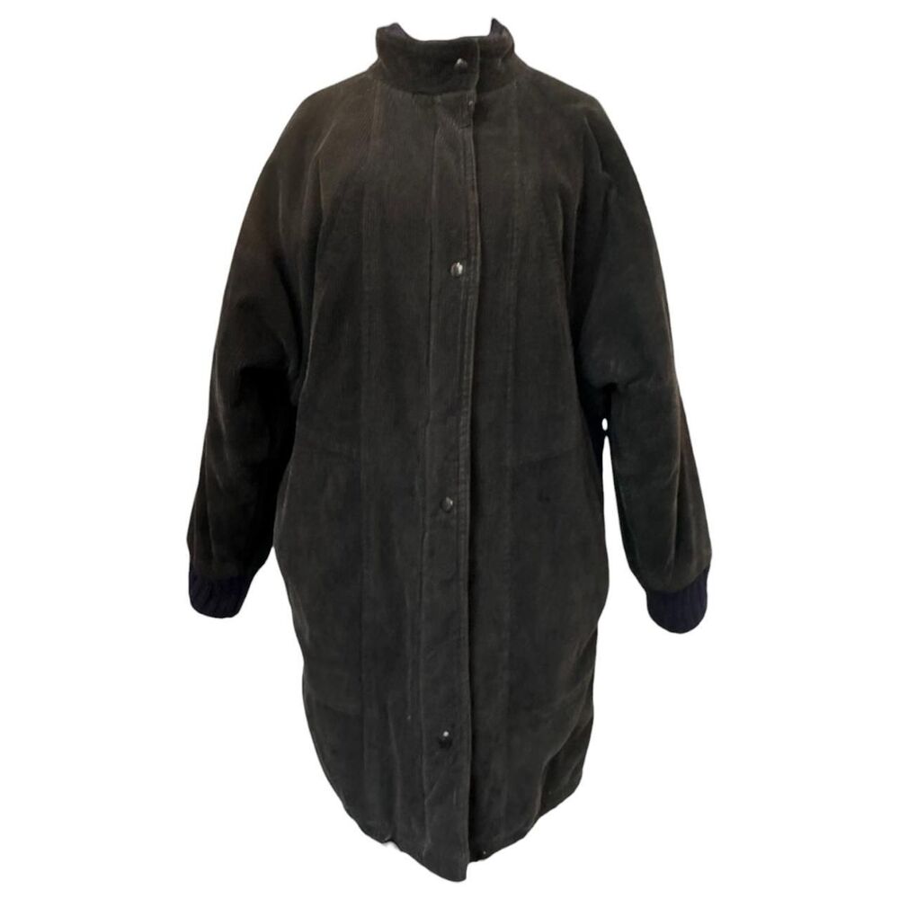Vintage Saxton Hall black corduroy jacket with a relaxed fit plaid lining size S